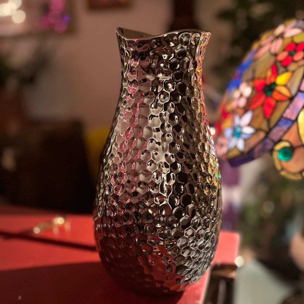 🦄🦄Silver chrome dimple vase